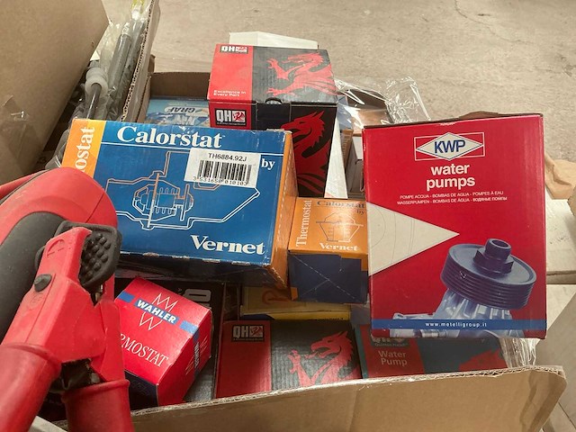 Thermostaten, koppelingen, waterpompen,… - afbeelding 2 van  16