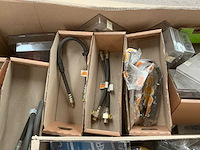 Thermostaten, koppelingen, waterpompen,… - afbeelding 13 van  16