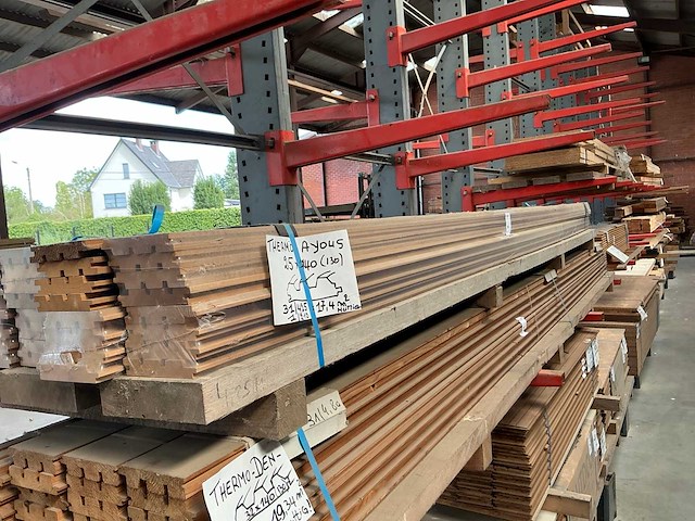 Thermowood ayous tand-en groef planken (32x) - afbeelding 1 van  3