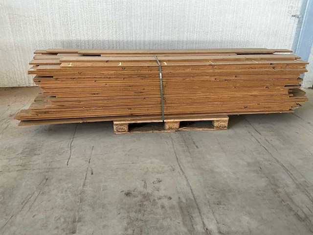 Thermowood bekleding tuinhuis (150x) - afbeelding 1 van  6