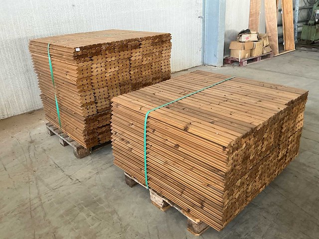Thermowood houten tuinbekleding (376x) - afbeelding 1 van  4