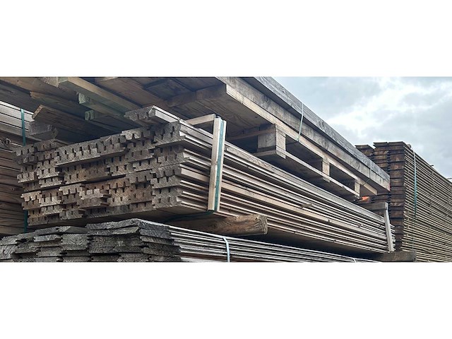 Thermowood lengte 2,65m - 59st - afbeelding 1 van  1