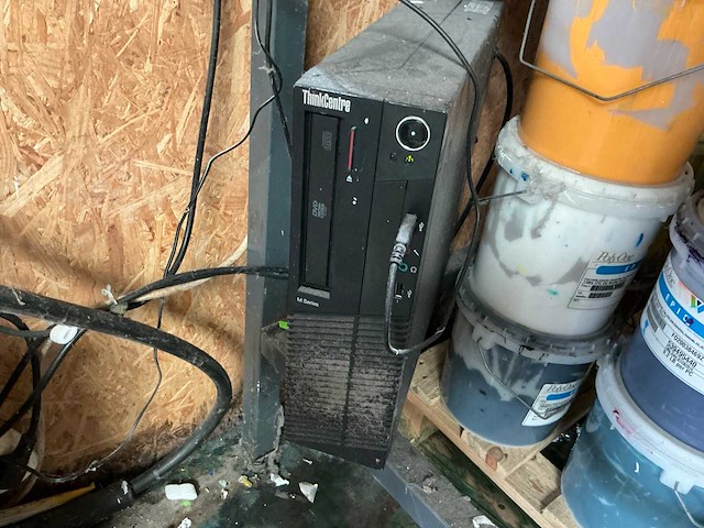 Thinkcentre desktop opstelling - afbeelding 2 van  3