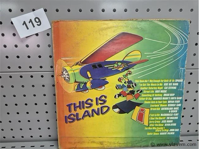 This is island - afbeelding 1 van  2