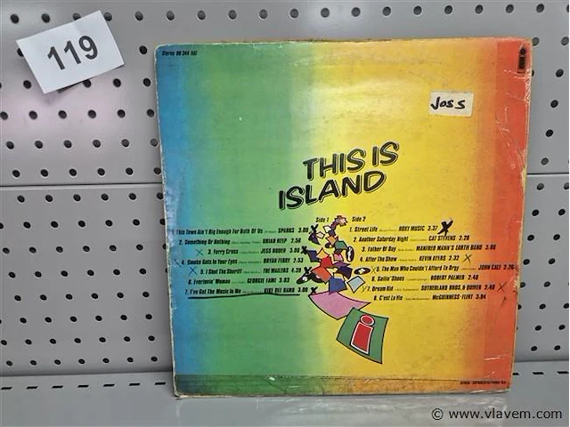 This is island - afbeelding 2 van  2