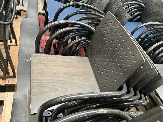 Thonet restaurantstoel (15x) - afbeelding 3 van  12