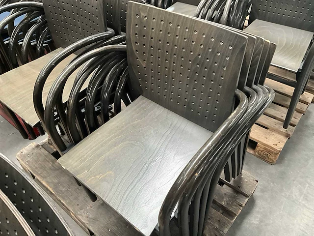 Thonet restaurantstoel (15x) - afbeelding 2 van  12