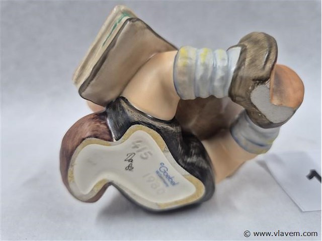 Thoughtful - afbeelding 3 van  3