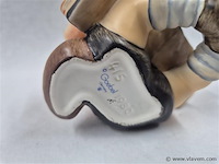 Thoughtful - afbeelding 3 van  3