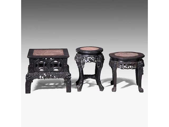 Three chinese carved hardwood bases, incl. a large square base, intricately carved in openwork, late qing, h 41 - 45 x 45 cm - afbeelding 5 van  6