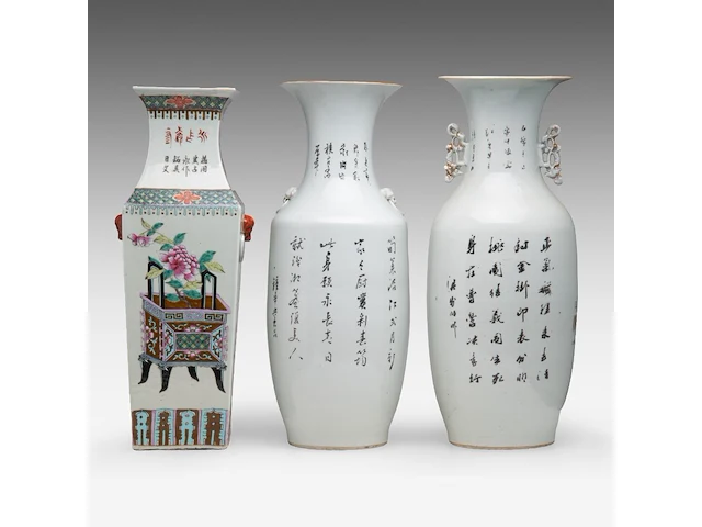 Three chinese famille rose vases, incl. a 'flowers in antiquities' fanghu vase, two vases with animated scenes, late 19thc, tallest h 58 cm - afbeelding 3 van  6