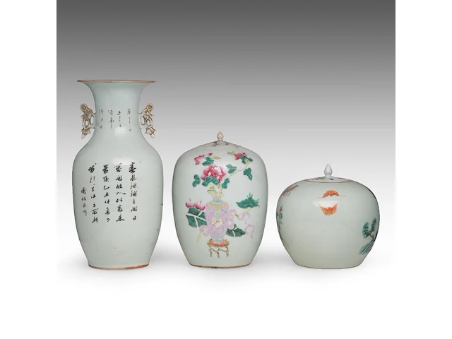 Three chinese famille rose ware, incl. a fine 'immortals' melon-shaped ginger jar, all late 19thc, total h 22,5 - h 42 cm - afbeelding 3 van  8