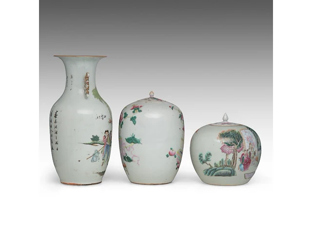 Three chinese famille rose ware, incl. a fine 'immortals' melon-shaped ginger jar, all late 19thc, total h 22,5 - h 42 cm - afbeelding 4 van  8