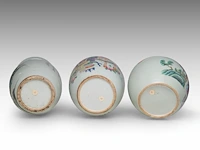 Three chinese famille rose ware, incl. a fine 'immortals' melon-shaped ginger jar, all late 19thc, total h 22,5 - h 42 cm - afbeelding 6 van  8