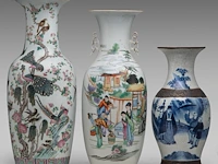 Three chinese vases, incl. a famille rose 'one hundred birds' vase with the top turquoise glazed, all 19thc, tallest h 61 cm - afbeelding 9 van  11