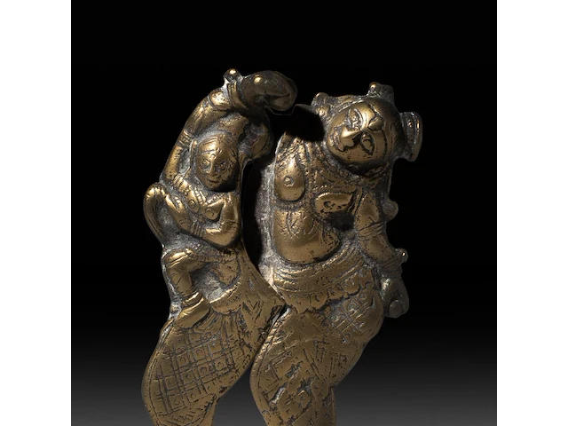 Three erotic brass betel nut cutters, india, h 16 cm (tallest) - afbeelding 4 van  5