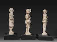 Three ivory sculptures on wooden bases depicting young men of various professions, signed migeon, 19thc, all total h 13 cm - ivory h 11 cm - total weight (together) ca. 400g (+) - afbeelding 5 van  6