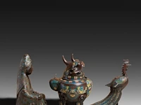 Three japanese champlevé enameled bronzes; one figure depicting kannon, the other a peacock; added a censer, signed, 19th/20thc, tallest h 39,5 cm - afbeelding 2 van  6