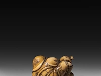 Three japanese hippo/staghorn netsuke of figures, edo/meiji period (19thc), h 5,5 cm / w 3,7 cm / h 4,7 cm (*) - afbeelding 9 van  19