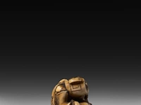 Three japanese hippo/staghorn netsuke of figures, edo/meiji period (19thc), h 5,5 cm / w 3,7 cm / h 4,7 cm (*) - afbeelding 10 van  19