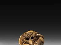 Three japanese hippo/staghorn netsuke of figures, edo/meiji period (19thc), h 5,5 cm / w 3,7 cm / h 4,7 cm (*) - afbeelding 11 van  19