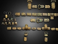 Three sets of chinese gilt bronze repoussé and open-work strap plaques or horse trappings with floral motifs, liao dynasty (907–1125) - afbeelding 9 van  10