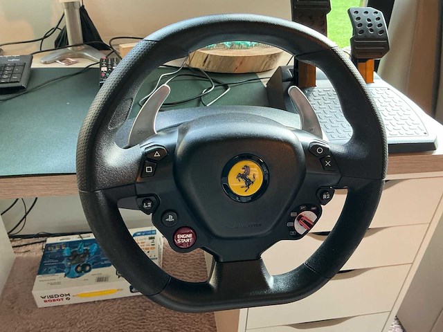 Thrustmaster t80 ferrari 488 gtb – racing wheel + pedalen – in goede staat – weinig gebruikt - afbeelding 3 van  3