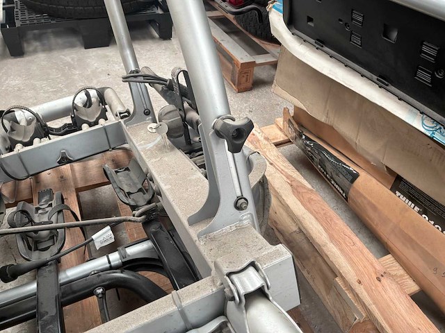 Thule fietsendrager voor auto (10x) - afbeelding 5 van  11
