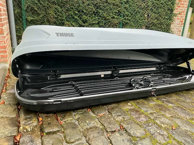 Thule touring 700 afsluitbare dakkoffer met sleutel - afbeelding 8 van  9