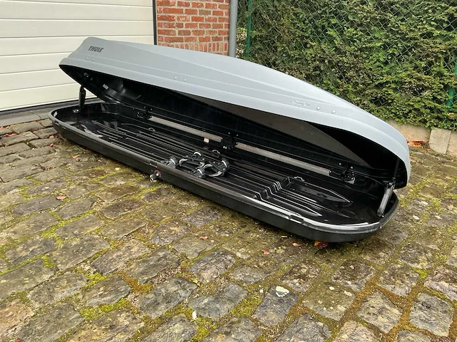 Thule touring 700 afsluitbare dakkoffer met sleutel - afbeelding 6 van  9