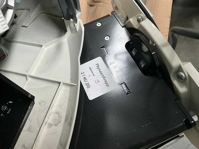 Thyssen krupp trapliften - afbeelding 4 van  5