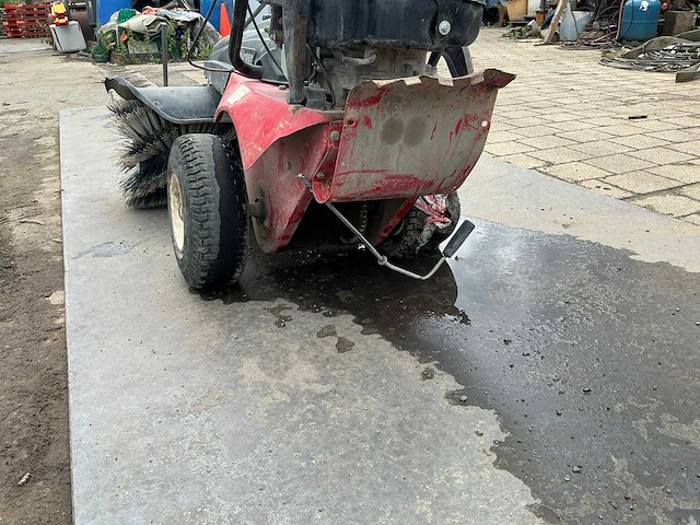 Tielburger borstelmachine - afbeelding 8 van  8