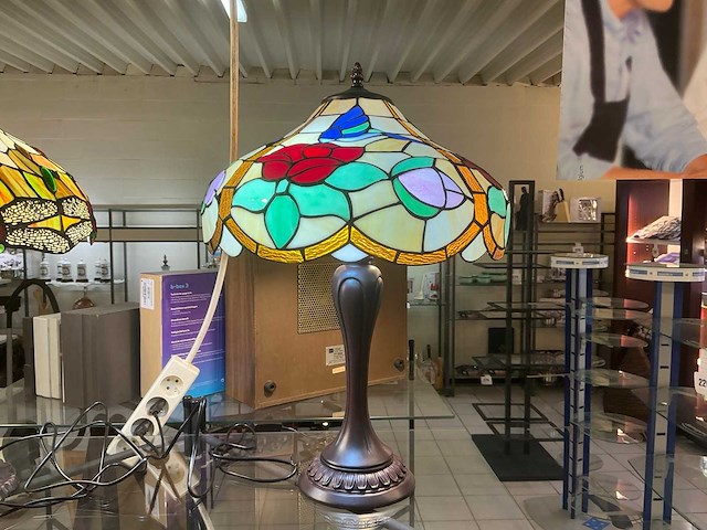 Tiffany tafellamp - afbeelding 1 van  4