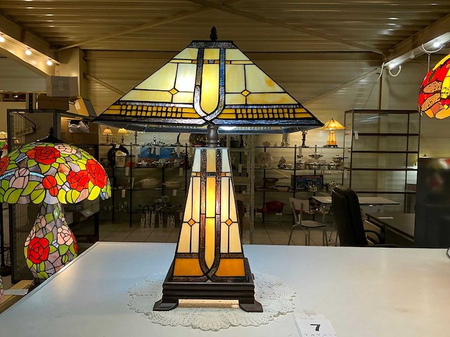 Tiffany tafellamp - afbeelding 1 van  4