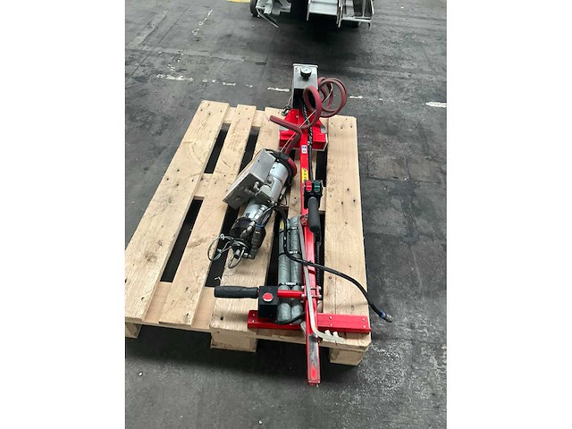 Tiltech pneumatisch hefsysteem met deurengrijper - afbeelding 10 van  24