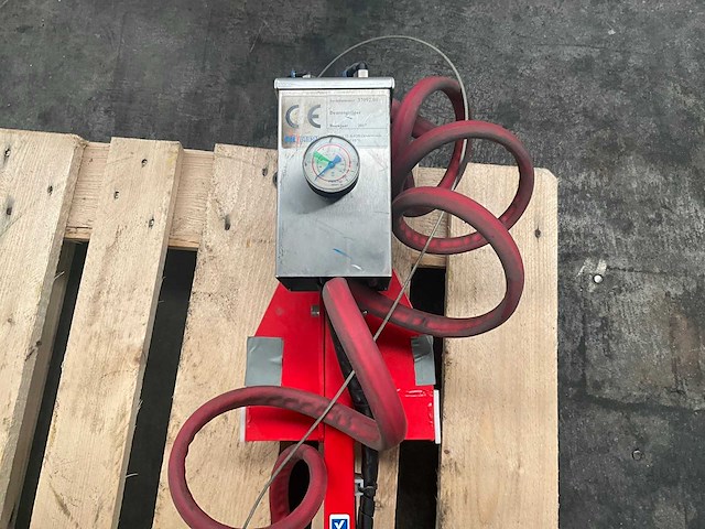 Tiltech pneumatisch hefsysteem met deurengrijper - afbeelding 12 van  24