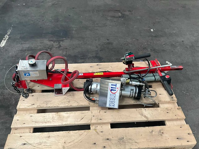 Tiltech pneumatisch hefsysteem met deurengrijper - afbeelding 11 van  24