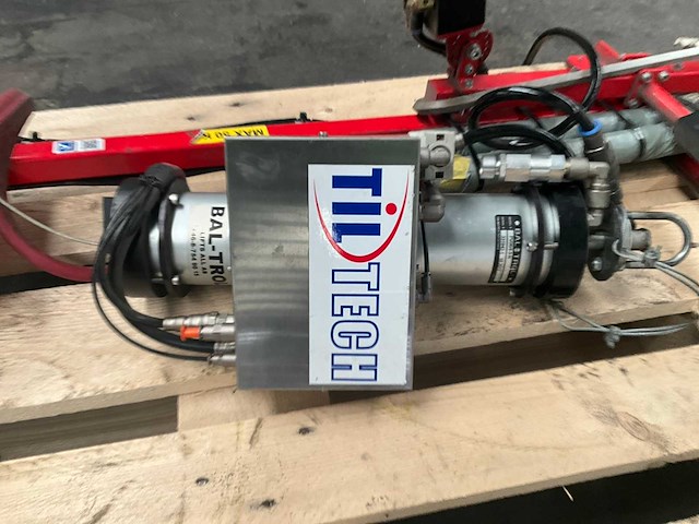 Tiltech pneumatisch hefsysteem met deurengrijper - afbeelding 13 van  24