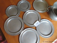 Tinnen borden en pot - afbeelding 3 van  3