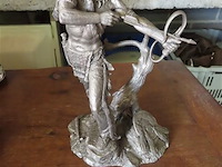 Tinnen gelimiteerd beeld "sioux hunter" nr 0032/4500