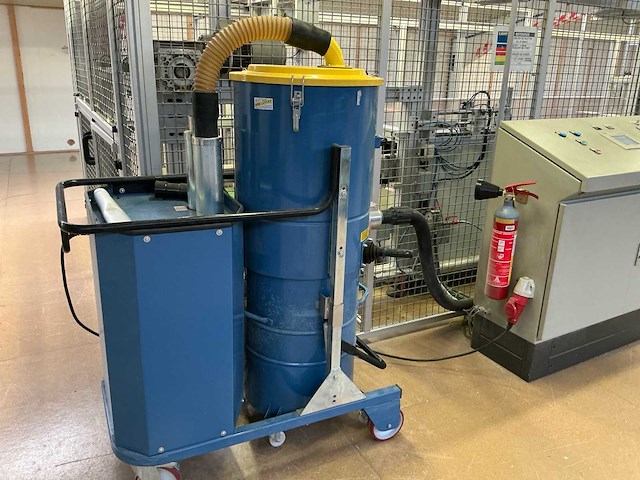 Titan - dk2500 - surjeteer / festoneer / afboording tapijt machine - 2004 - afbeelding 2 van  10