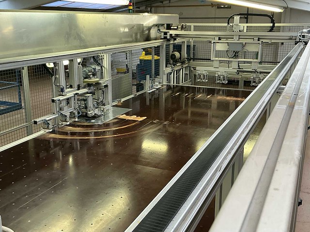 Titan - dk2500 - surjeteer / festoneer / afboording tapijt machine - 2004 - afbeelding 1 van  10