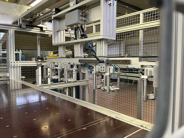 Titan - dk2500 - surjeteer / festoneer / afboording tapijt machine - 2004 - afbeelding 6 van  10