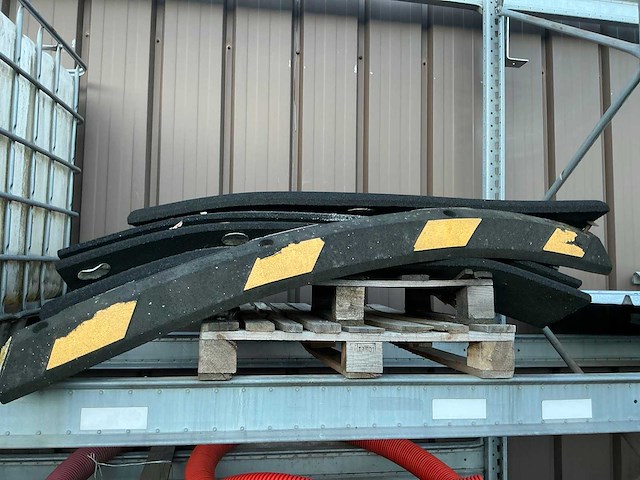 Titan diverse signalisatie en afzethekken - afbeelding 6 van  15