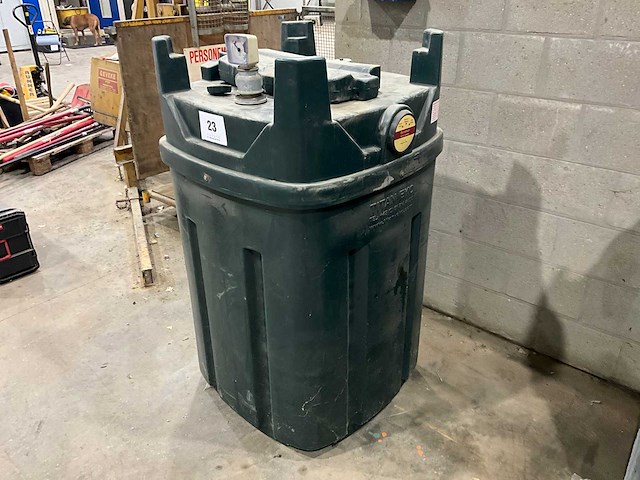 Titan stookolietank - afbeelding 1 van  7