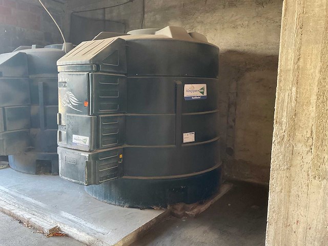 Titan verticale dieselatank met pomp en teller 5000l - afbeelding 1 van  3