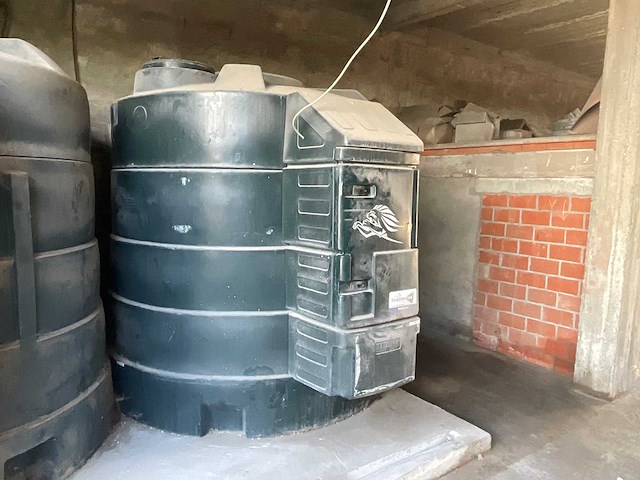 Titan verticale dieselatank met pomp en teller 5000l - afbeelding 2 van  3