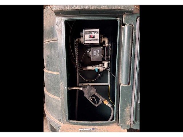 Titan verticale dieselatank met pomp en teller 5000l - afbeelding 4 van  6
