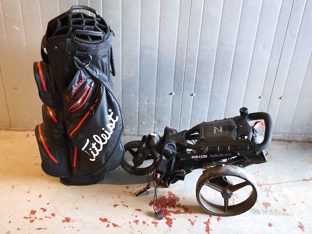 Titleist golftas met kar - afbeelding 4 van  7