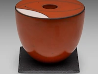 Tjok dessauvage (1948), ceramic vase, 2010 9 cm. (3.54 in.)